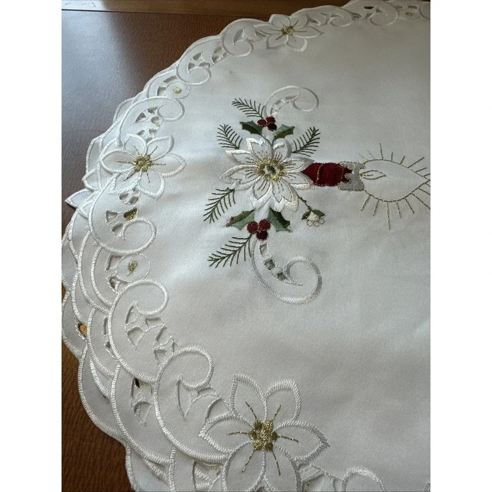 Set Of 4 Embroidered Table Linens: Christmas Placemats & Matching Napkins‎